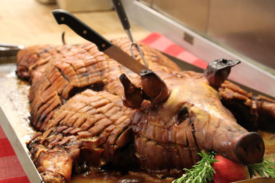 PARTYSERVICE UND CATERING und Spanferkel